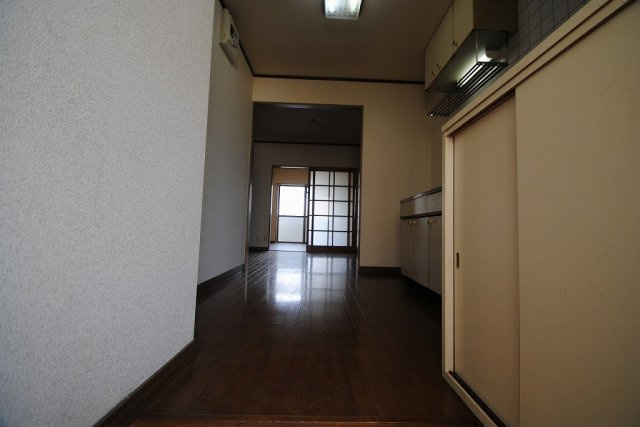 アドバンス弐番館の玄関