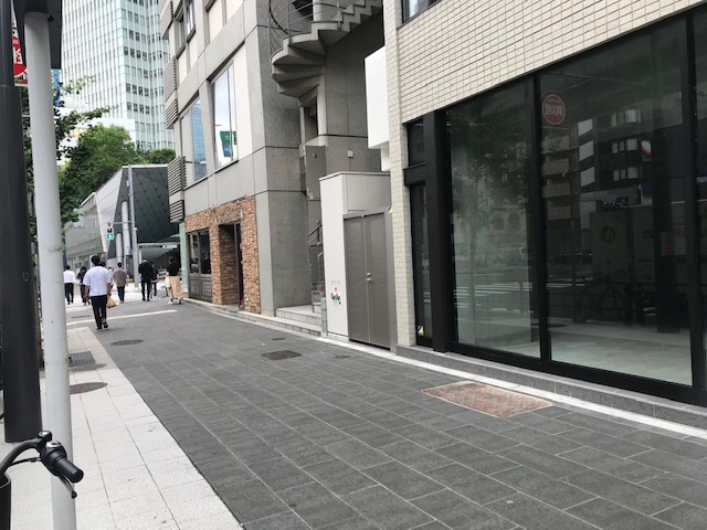 六本木三幸ビルの外観