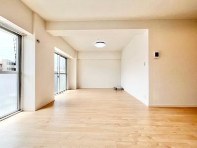 【居間・リビング】 | 日商岩井第５緑地公園マンション | エイブルだけの嬉しいサービス、ご用意しております。詳細は、お気軽に当社までお問合せ下さいませ！