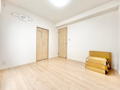 【洋室】 | 日商岩井第５緑地公園マンション | サイトに掲載されていない箇所の写真、撮影してお届けさせて頂きます！気になる物件で、見たい部分の画像が無い場合は、弊社スタッフまでご連絡下さいませ。お客様の気になる箇所を、カメラにて撮影して参ります！