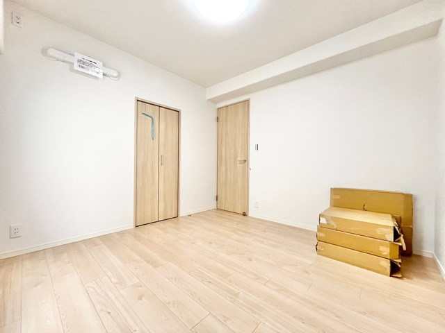 【洋室】 | 日商岩井第５緑地公園マンション | サイトに掲載されていない箇所の写真、撮影してお届けさせて頂きます！気になる物件で、見たい部分の画像が無い場合は、弊社スタッフまでご連絡下さいませ。お客様の気になる箇所を、カメラにて撮影して参ります！