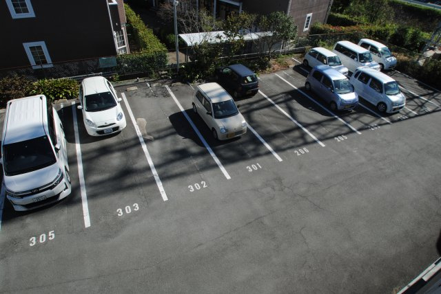 サンフィールドの駐車場