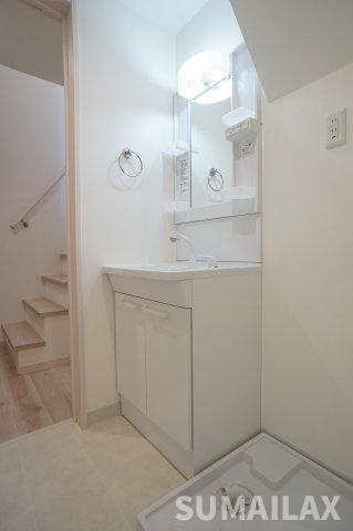 熊本市南区良町２丁目のアパートの独立洗面台