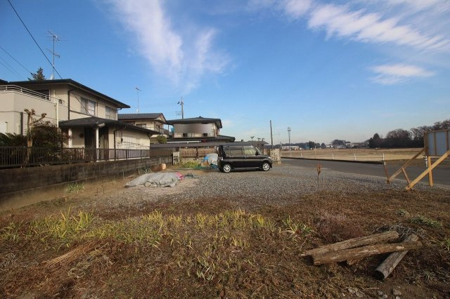 小山市犬塚５丁目の外観|2020年12月撮影　南側から敷地を北方向へ