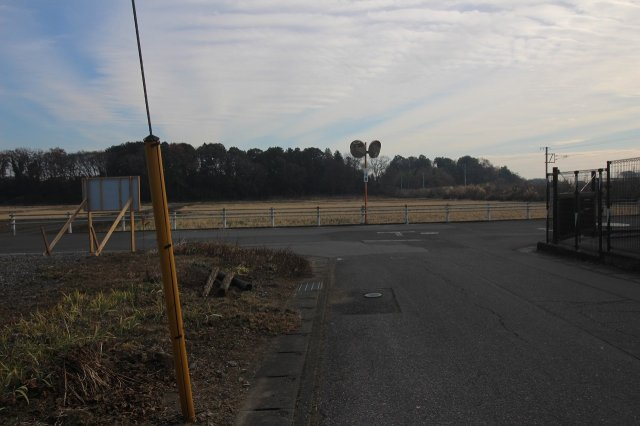 小山市犬塚５丁目の外観|2020年12月撮影　西側から南道路を東方向へ
