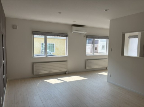 【居間・リビング】 | 北見市中央三輪３丁目５４８番地２７　平屋建中古売家