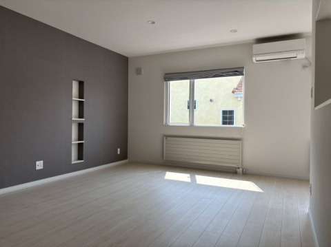 【居間・リビング】 | 北見市中央三輪３丁目５４８番地２７　平屋建中古売家