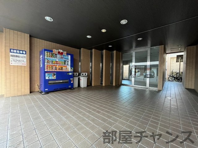 第7フクマルビルのエントランス