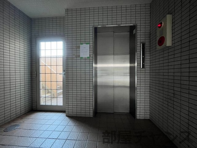 第7フクマルビルのエントランス