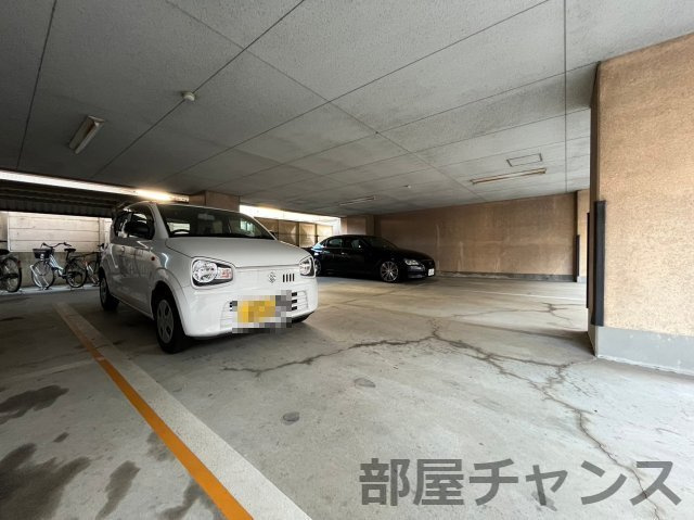第7フクマルビルの駐車場