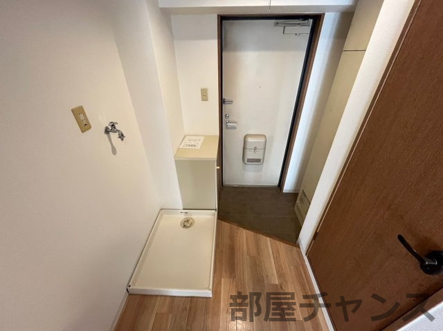 第7フクマルビルの玄関