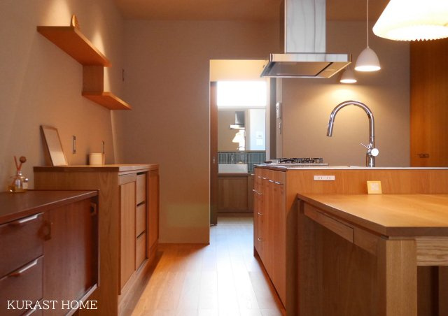 長岡京市神足垣外ケ内　モデルハウス仕様　未入居物件のキッチン