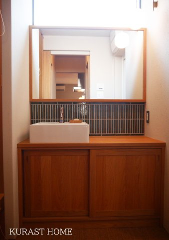 長岡京市神足垣外ケ内　モデルハウス仕様　未入居物件の独立洗面台