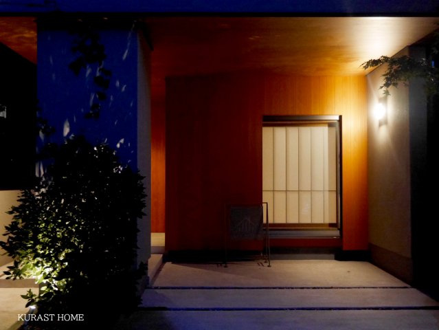 長岡京市神足垣外ケ内　モデルハウス仕様　未入居物件のエントランス