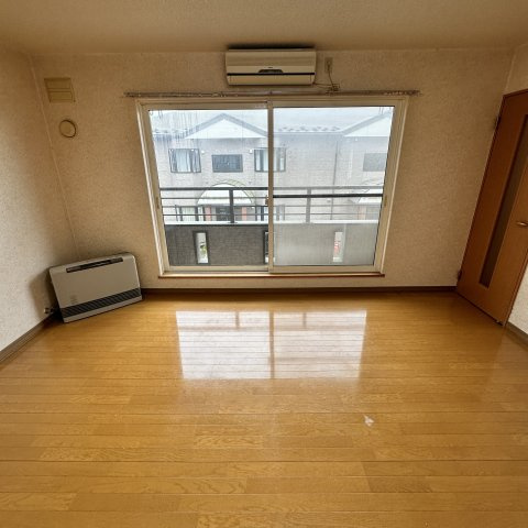 グランドハイム　ぽちたま２１の居間・リビング