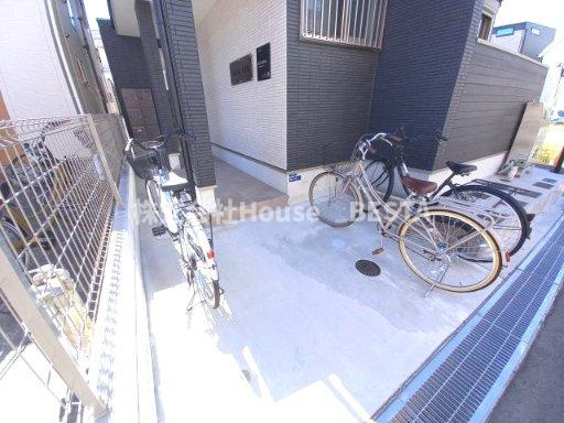 NET-K大倉山の駐車場