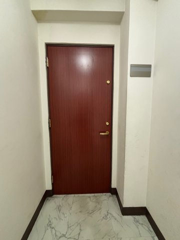 協和ビルの玄関