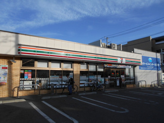セブンイレブン武蔵野成蹊通り店まで300m