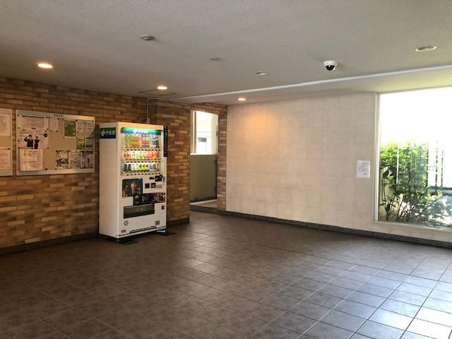 パークホームズ枚方のその他共用部分|エントランスホール
■物件内覧・資金計画相談・住宅ローン相談、リフォーム相談、お問合せ受付中■
※当日・翌日のご内覧、ご相談はお電話でのお問合せがスムーズです！