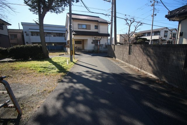 小山市小山の前面道路含む現地写真|西側道路（2023年1月撮影）