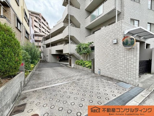 ハーティネス甲子園の駐車場