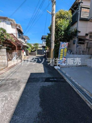 成田町　新築一戸建ての前面道路含む現地写真|■物件内覧・資金計画相談・住宅ローン相談、リフォーム相談、お問合せ受付中■
※当日・翌日のご内覧、ご相談はお電話でのお問合せがスムーズです！