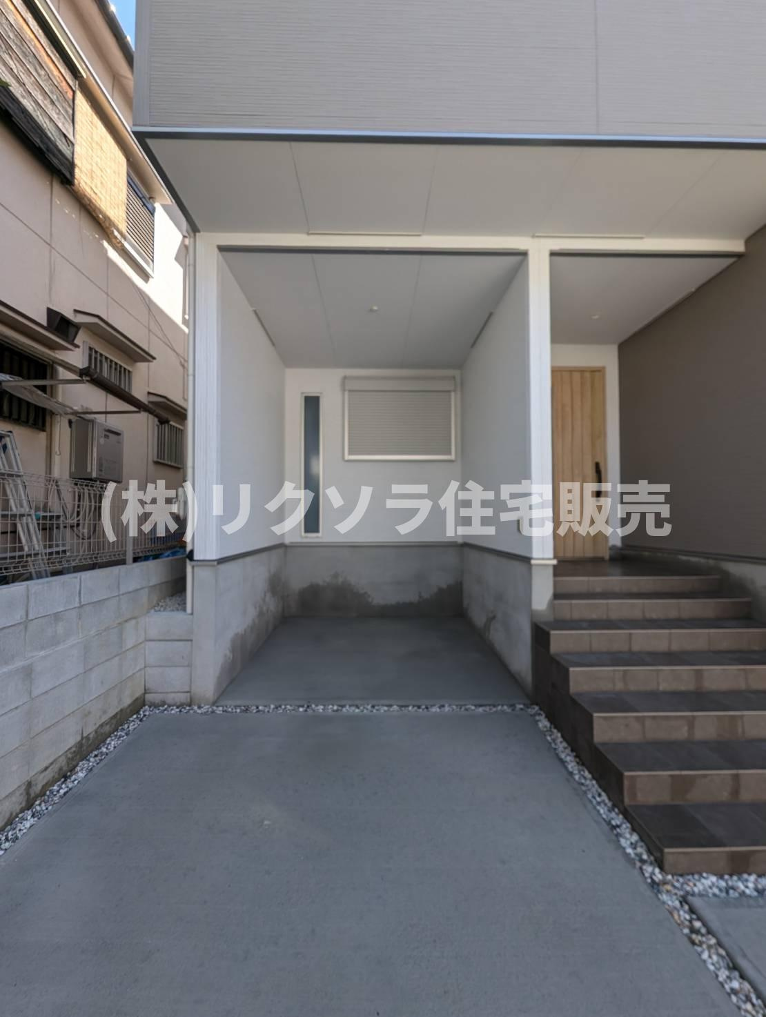 成田町　新築一戸建ての駐車場|■物件内覧・資金計画相談・住宅ローン相談、リフォーム相談、お問合せ受付中■
※当日・翌日のご内覧、ご相談はお電話でのお問合せがスムーズです！