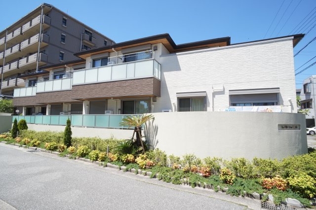 ShaMaison Maki（シャーメゾンマキ）