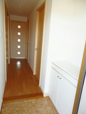 【玄関】 | ロジュマン緑ケ丘 | 収納もある玄関です