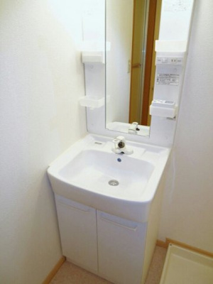 【洗面所】 | ロジュマン緑ケ丘 | スペースが確保できる洗面所です