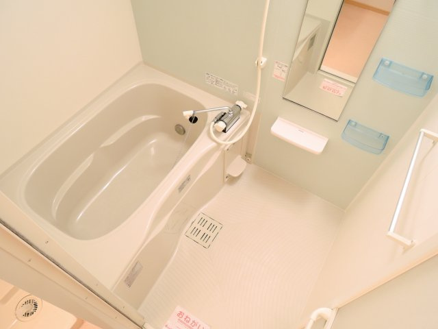 エアリーレジデンス・芝生の浴室