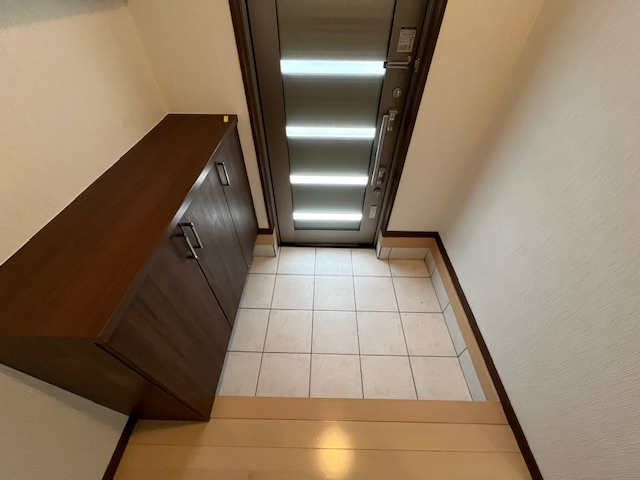 茱萸木3丁目貸家の玄関