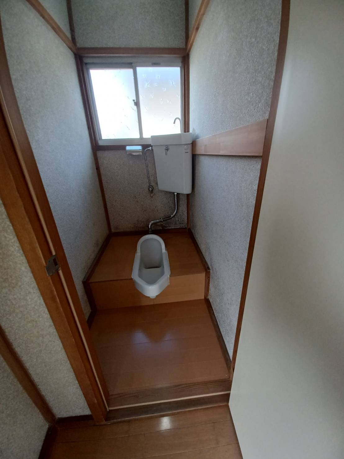 根小屋貸家のトイレ