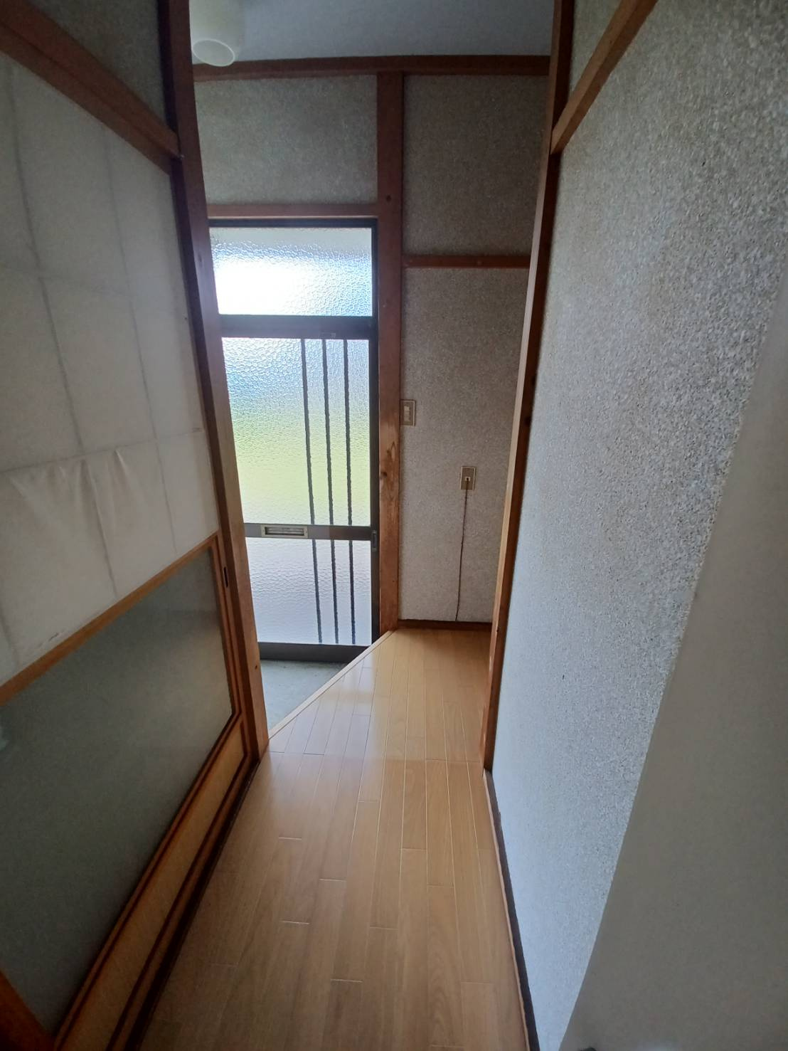 根小屋貸家の玄関