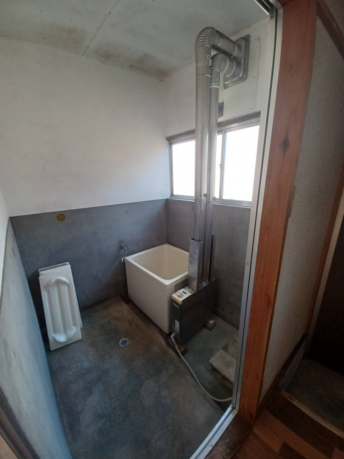 根小屋貸家の浴室