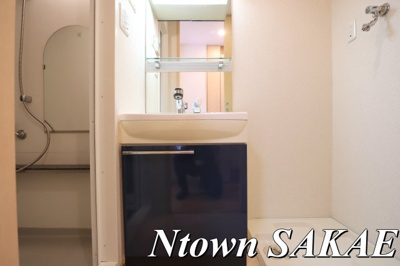 【独立洗面台】 | プレサンス名古屋駅前ヴェルロード | 朝の支度にも助かる、独立の洗髪洗面化粧台