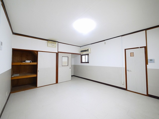 尼辻北町住宅の居間・リビング