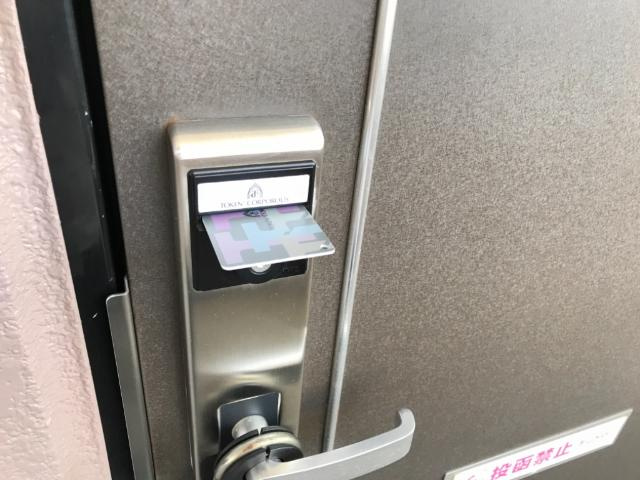 スプリングスの内装|玄関カードキー