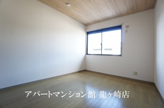クレスト藤ヶ丘Bの寝室