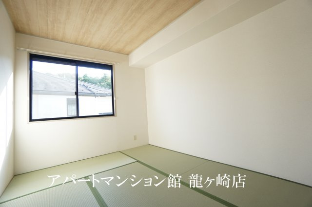 クレスト藤ヶ丘Bの和室