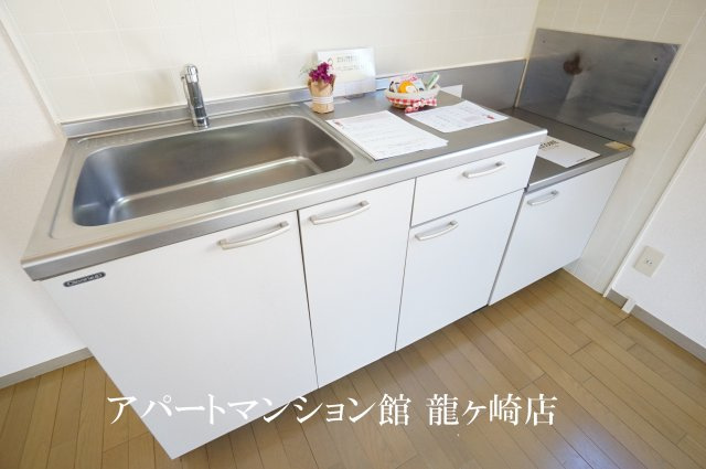 クレスト藤ヶ丘Bのキッチン