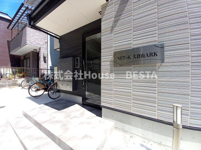 NET-K大倉山アークの駐車場
