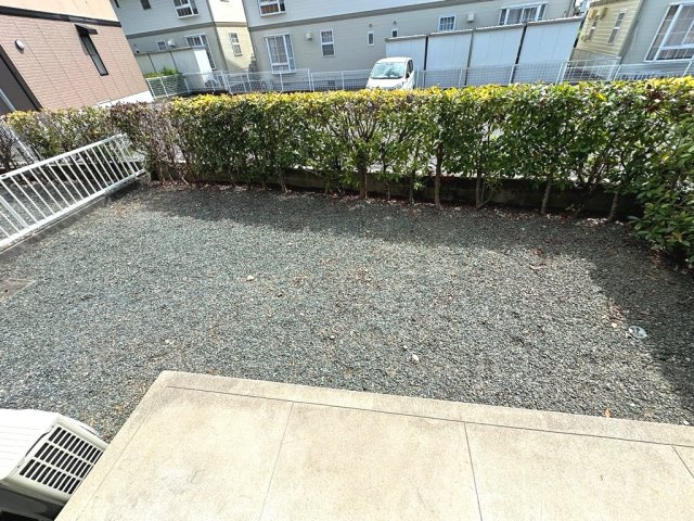パークハウス鷹丘 C棟の庭