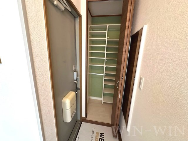 パークハウス鷹丘 C棟の玄関