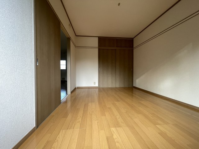 サンハイム井野Ⅱの寝室|洋室6帖