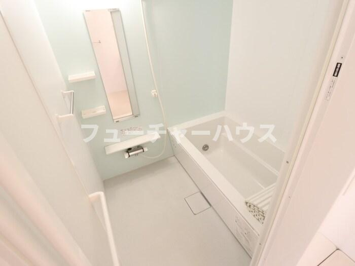 ティアラ　Dの浴室