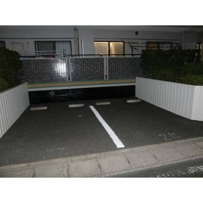 アポロハイツの駐車場