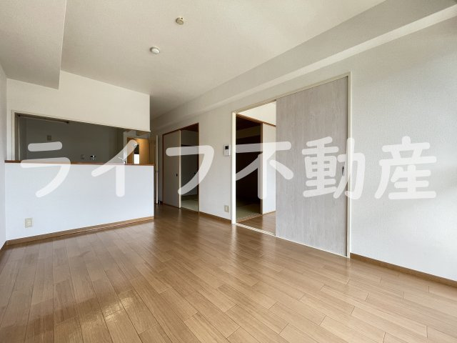 グランドールみとの居間・リビング|ゆったりとした居間です