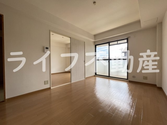 グランドールみとの居間・リビング|ゆったりとした居間です