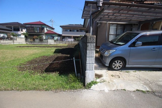 小山市乙女3丁目の前面道路含む現地写真|東側との境界部分（2024年4月撮影）